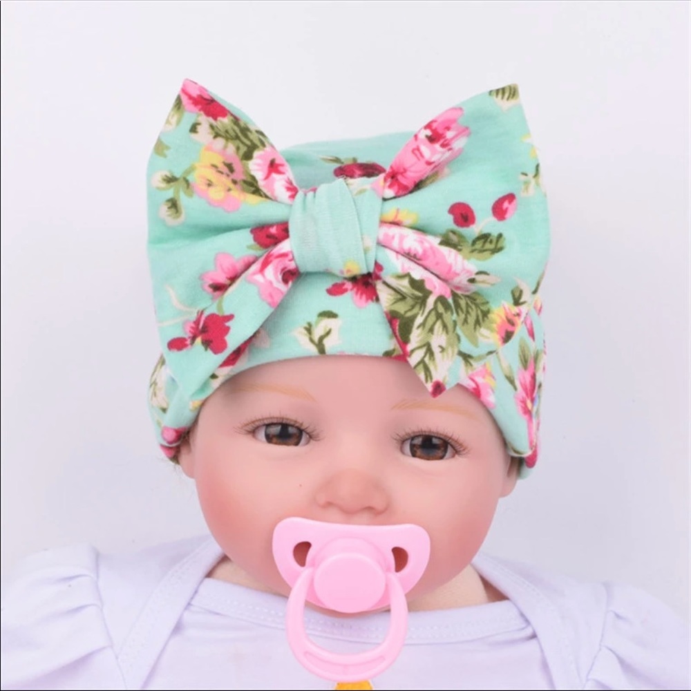 🌸Adorable baby beanies: buy 1 get 2 free
